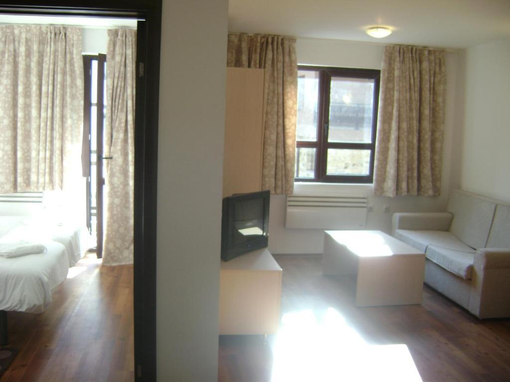 Gondola Apartments & Suites Bansko Room photo